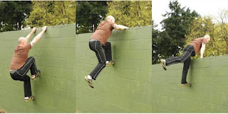 Parkours scaling a wall efficiently