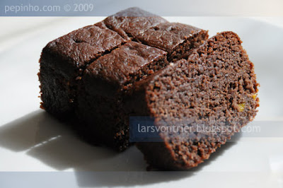 Cake de chocolate, almendra y caramelo a la miel