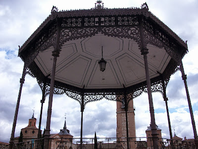 Templete de la Música. Plaza de Cervantes. Alcalá de Henares. Madrid.