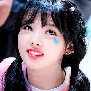 Nayeon.