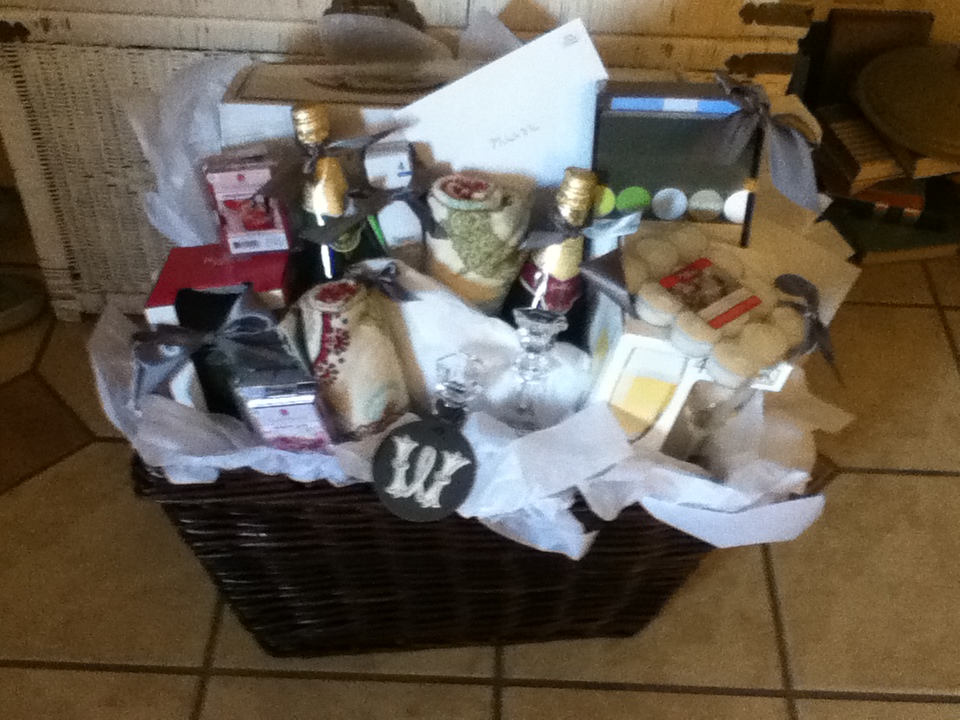 Pinstrosity: Show-and-Tell Saturday: Gift Baskets!