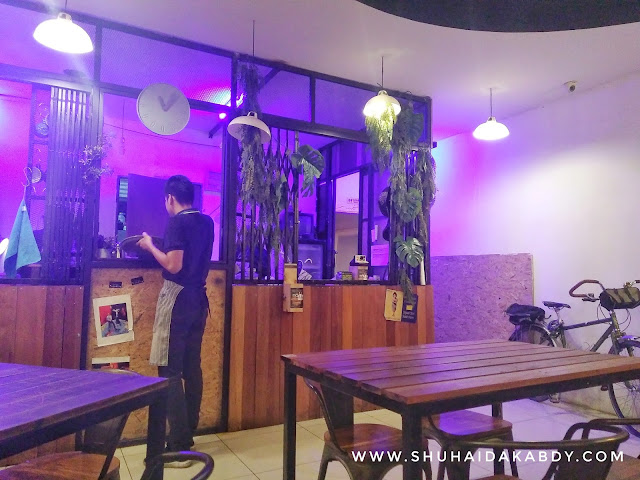 Sambutan Harijadi Abang di Washout Laundry & Cafe