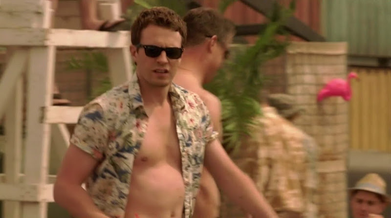 Luke Mably Shirtless in Combat Hospital s1e06