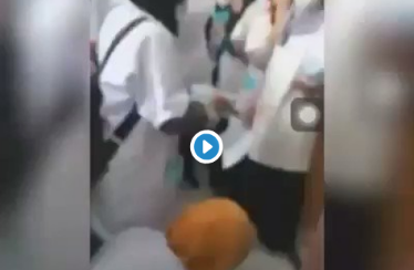 Melempar Tugas Mahasiswa