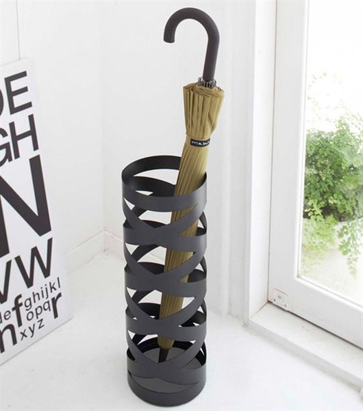 black umbrella stand