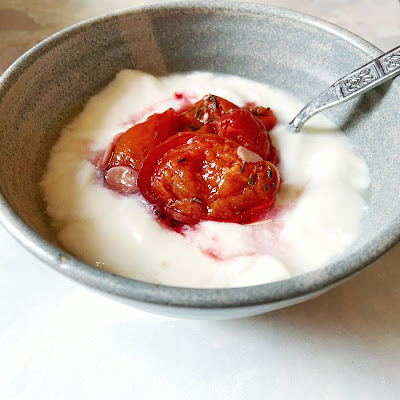 Homemade yoghurt with apricots roasted with rosemary