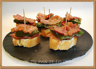 Pinchos de bacon con pimientos