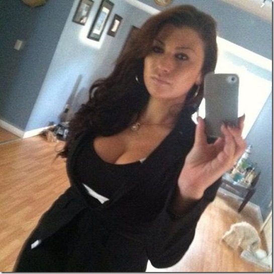 cleavage-sun-girls-18