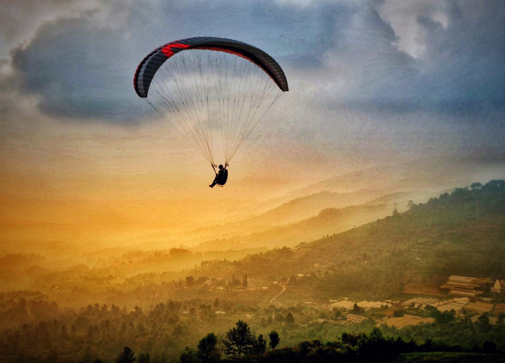 Paralayang Bukit Gantole Puncak Bogor