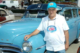  O “antigomobilista” Albino Pina Rodrigues com o Dodge 1950 Station Wagon