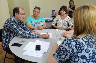 Secretárias municipais de Controle Interno, Yára Medeiros, e de Fazenda, Tania Reis, se reúnem com Evandro Antônio da Silva, pres. da Aepremerj