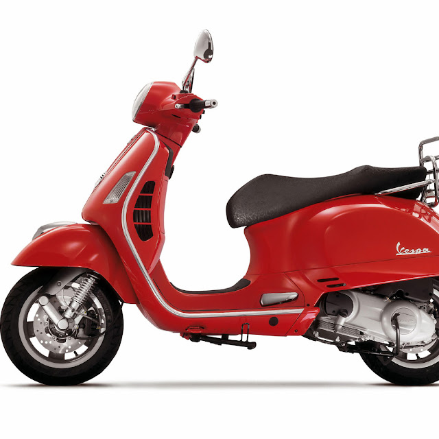 Vespa GTS 250 Wallpaper