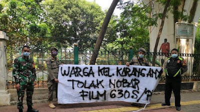 Viral! Spanduk Tolak Nonton Film G30S/PKI Bertebaran di Sawah Besar, Mengatasnamakan Warga