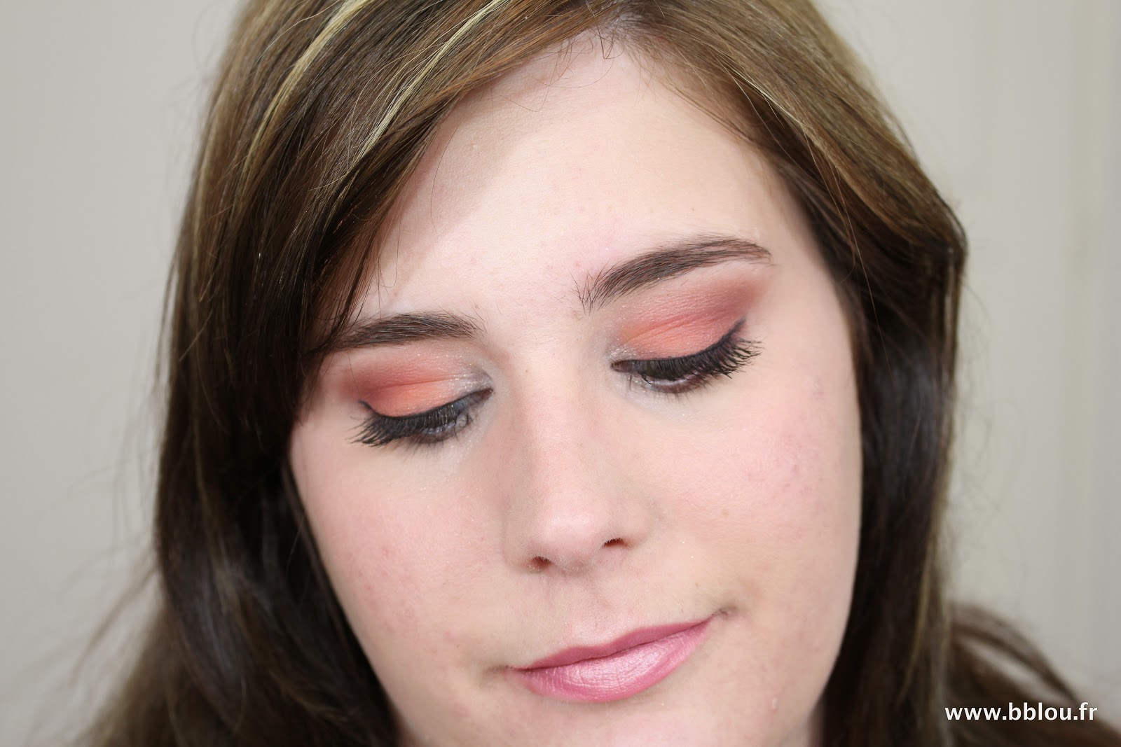 http://www.beautybylou.com/2014/07/make-up-corail-estival.html