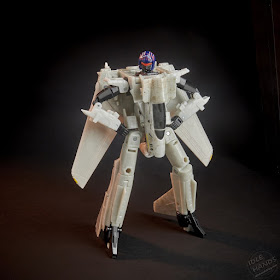 Hasbro Transformers x Top Gun Maverick Collab robot mode 1