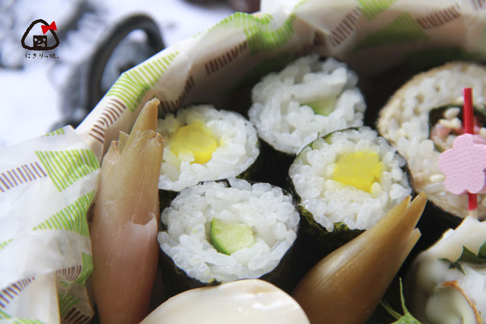 お弁当中 Obento Tyu ちょっと変わった 稲荷巻き寿司弁当 Inari Rolled Sushi