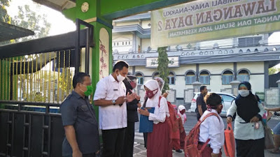 Zona Kuning, Pamekasan Mulai Terapkan Pembelajaran Tatap Muka, Siswa dan Guru Pun Senang 