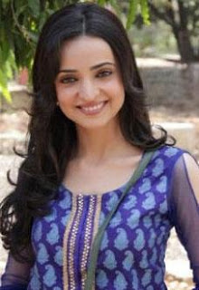 Sanaya Irani HD Wallpapers Free Download