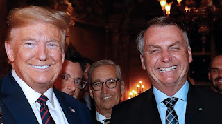 Bolsonaro diz ser 'apaixonado' por Trump, mas nega relação com tarifaço dos EUA