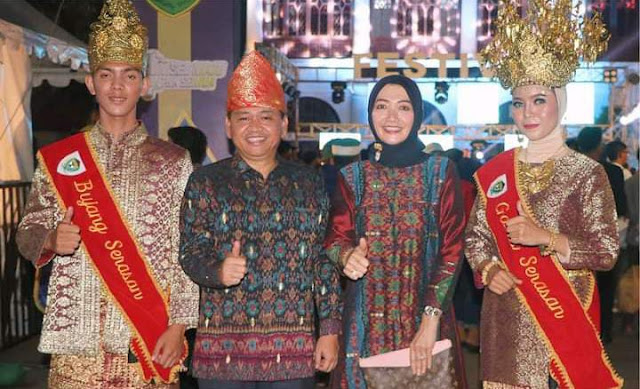 Pembukaan Festival Sriwijaya, Pj. Bupati Bangga Tampilkan Batik Kujur Binaan CSR PT Bukit Asam Sebagai Pengikat Seni Budaya Sumsel