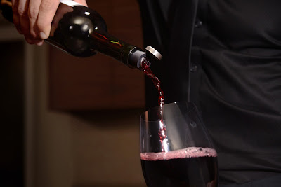 Corkcicle One, cool room temperature Red Wine in 15 minutes, Pourer, Aerator, Wine Chiller