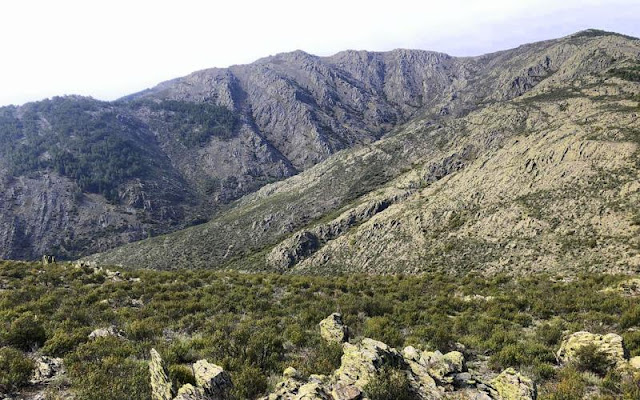 6 Mayo:  Cerro Cabezas desde el Embalse del Vado