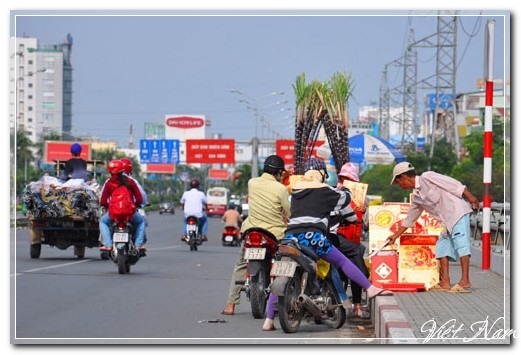 Hà Nội - Sài Gòn tất bật trước đêm giao thừa đón 2013