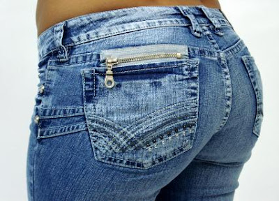Sexy Jeans on Sexy Girl Wearing Tight Jeans   To Protect Her Mobile Phone From Theft