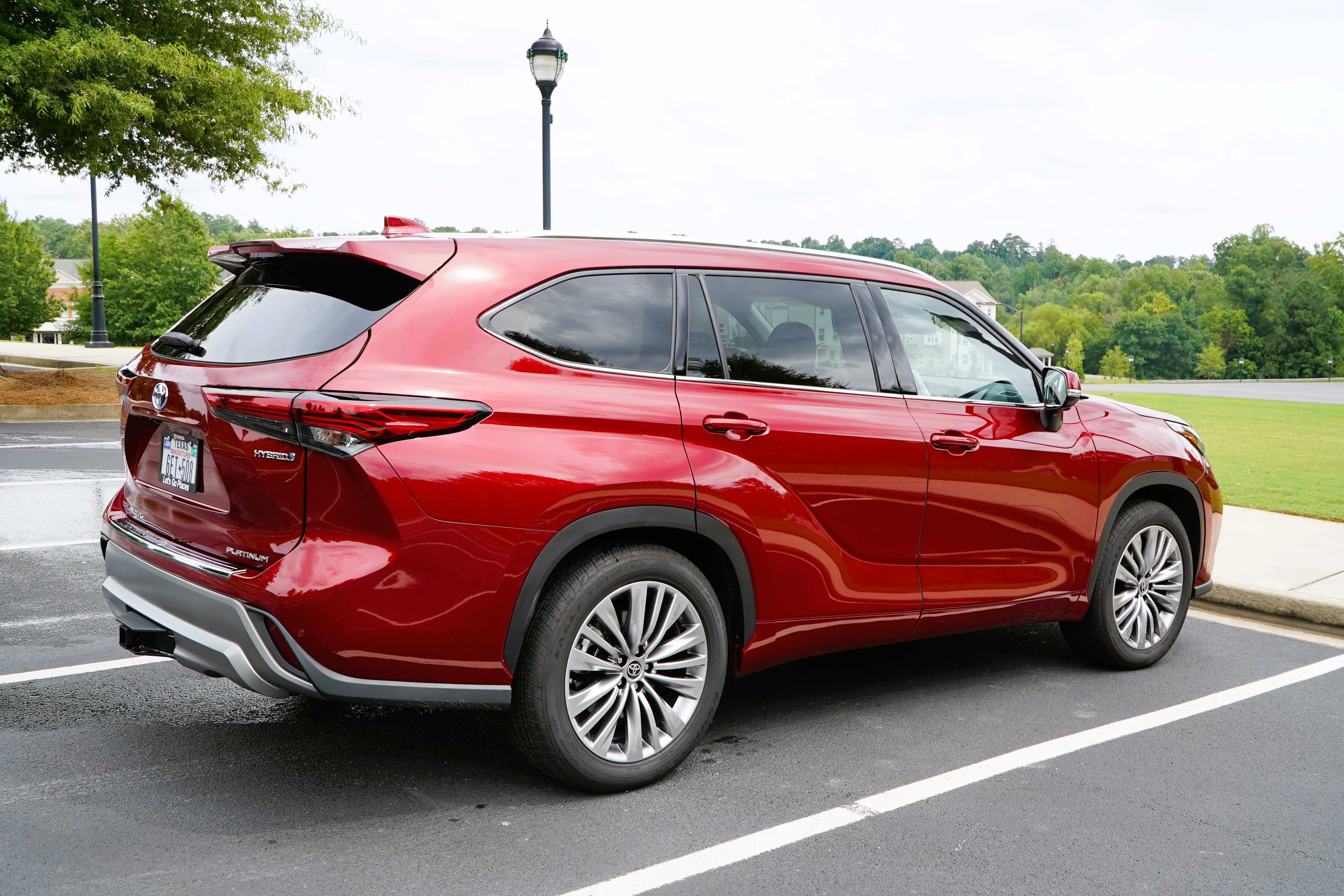 2023 Toyota Highlander Hybrid Platinum Exterior Side View