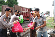 Polda Jambi dan Polres Jajaran Serentak Memberikan Bantuan ke Masyarakat Kurang Mampu