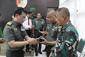 Upaya Cegah Judi Online, Pasi Intel Lakukan Pengecekan HP Seluruh Personil Kodim 0507/Bekasi