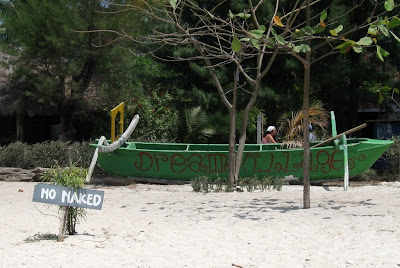 goers spell highlighting passing boat as well as non bestthailandbeaches: Gili Islands Updated