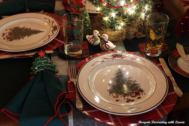 Christmas Tablescapes-Bargain Decorating with Laurie