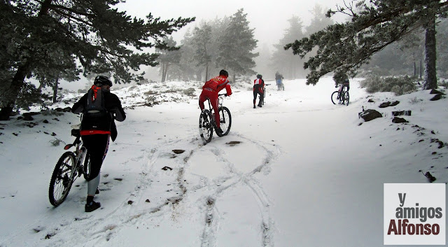 Ruta MTB con nieve - AlfonsoyAmigos