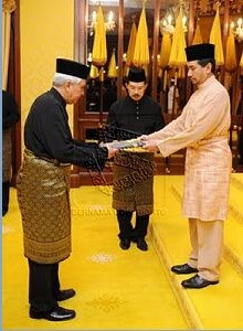 Maharum Bugis Syah (MBS): Tuanku Mizan Menyampaikan Surat 