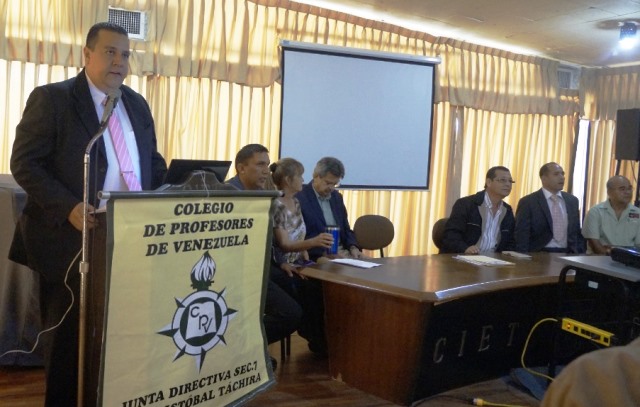 TÁCHIRA: Javier Tarazona al cumplir su misión frente al Colegio de Profesores de Venezuela. 
