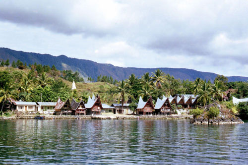 Asal Mula dan Sejarah Pulau Samosir