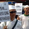 dari arab saudi rizieq shihab mengancam pemerintah Indonesia