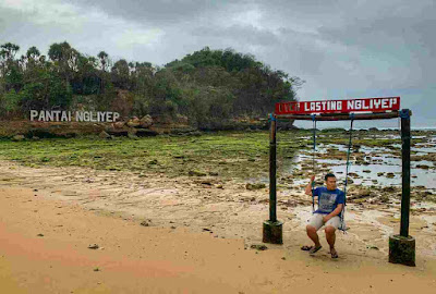 Wisata pantai ngliyep, lokasi pantai ngliyep, harga tiket masuk pantai ngliyep, wisata pantai di malang, fasilitas rute ke Ngliyep 