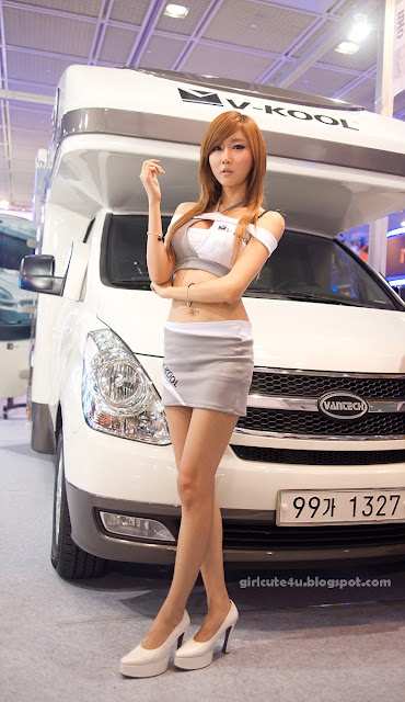 22 Choi Byeol Yee-Seoul Auto Salon 2011-very cute asian girl-girlcute4u.blogspot.com