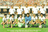 SELECCIÓN DE LA REPÚBLICA FEDERAL DE ALEMANIA - Temporada 1979-80 - Stielike, Hrubesch, Briegel, Rummenigge; Klaus Allofs, Kaltz, Dietz, Schumacher, Schuster y Hansi Muller - ALEMANIA FEDERAL 3 (Klaus Allofs 3), HOLANDA 2 (Rep y Van de Kerkhof) - 14/06/1980 - Eurocopa de Italia 1980, fase de grupos - Nápoles, Italia, estadio de San Paolo