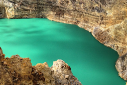 Pesona Keindahan Danau Kalimutu Ende, Flores