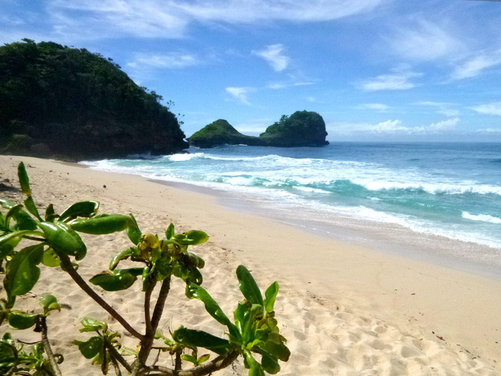 10 Wisata Pantai Terindah di Indonesia  MLDSPOT