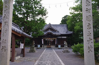 白峰宮の境内の様子