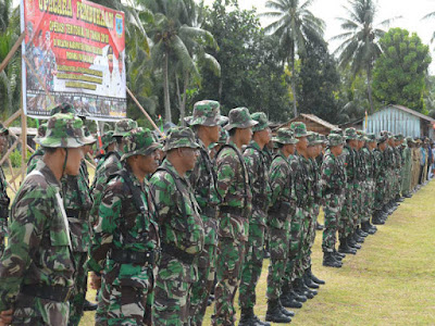 Prajurit TNI-AD Gelar Operasi Teritorial (Opster) di Kokoda Utara