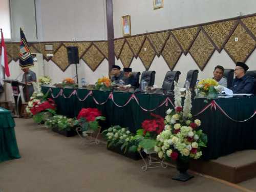 DPRD Kota Padang Gelar Rapat Paripurna Penyampaian Pendapat Akhir Fraksi Terhadap Ranperda Pertanggungjawaban Pelaksanaan APBD 2021