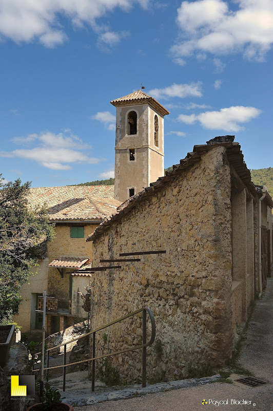 l'église de mollans sur l'ouvèze photo pascal blachier au delà du cliché