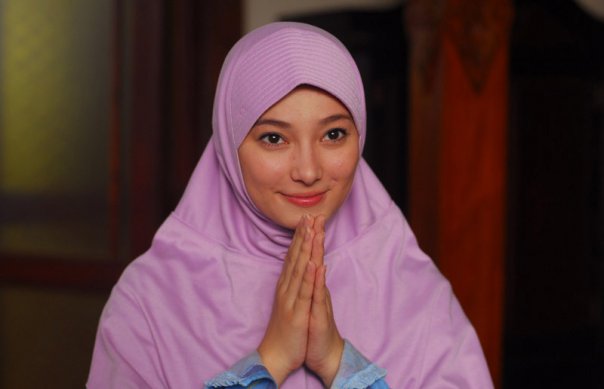 Jilbab maya: asmirandah in hijab
