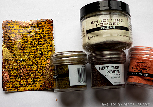 Layers of ink - Honey Bee Artist Trading Card Tutorial by Anna-Karin Evaldsson.