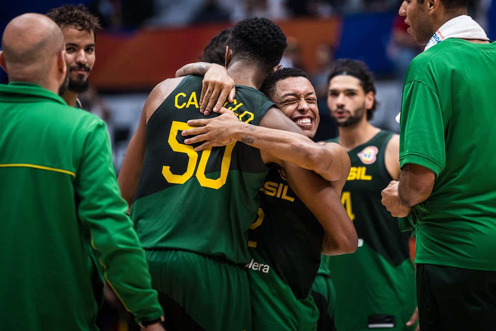 Em jogo difícil, Brasil vence Canadá na Copa do Mundo de Basquete